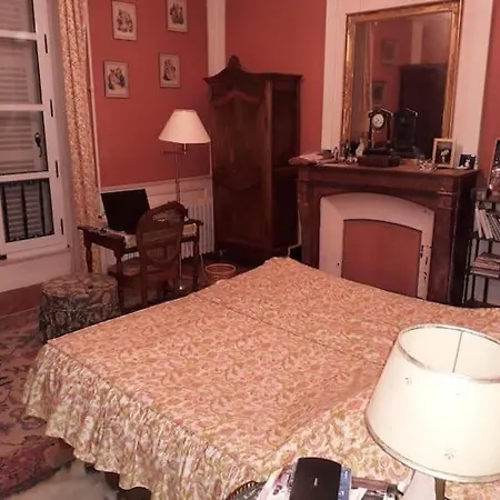 Manoir Des Etrichets Bed & Breakfast 4*